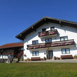Apartment Beim Risei, Waging am See